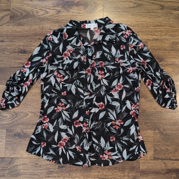 Bailey & Chloe Tops - Women's Bailey & Chloe black sheer floral 3/4 sleeve top size M